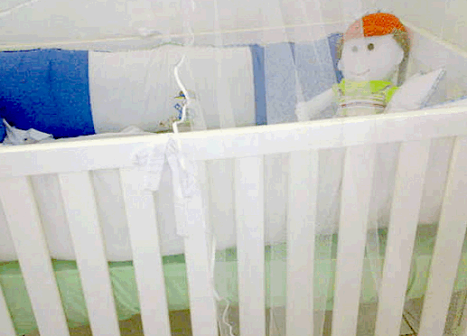 Berço inclinado, uma das soluções para refluxo no bebê